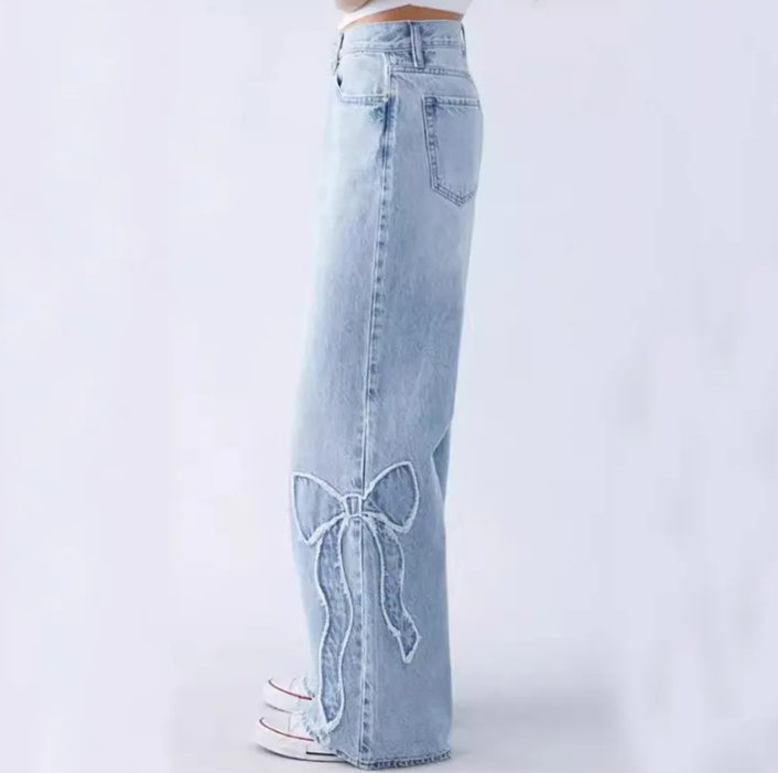 Chic Bow Embroidered Jeans